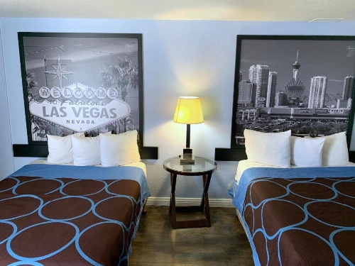Super 8 by Wyndham Las Vegas North Strip/Fremont St. Area image 11