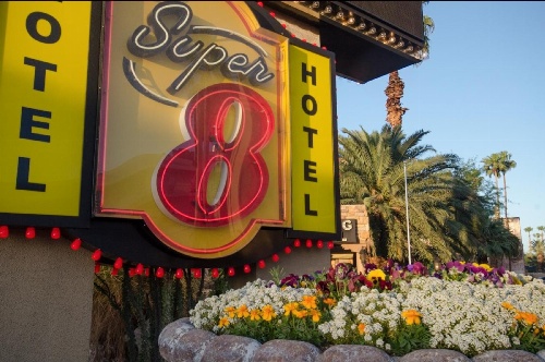 Super 8 by Wyndham Las Vegas North Strip/Fremont St. Area image 4